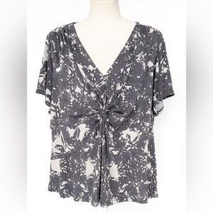 Daisy Fuentes Black and White Abstract Blouse 3X